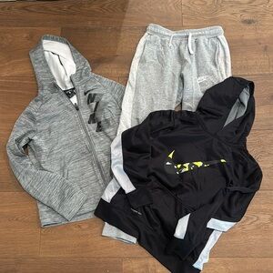 Lot of boys Nike tops and sweatpants youth X-Large